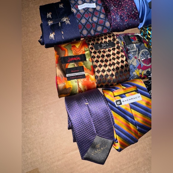 19 Ties Craft, Wear or Resell Lot - Picture 8 of 8